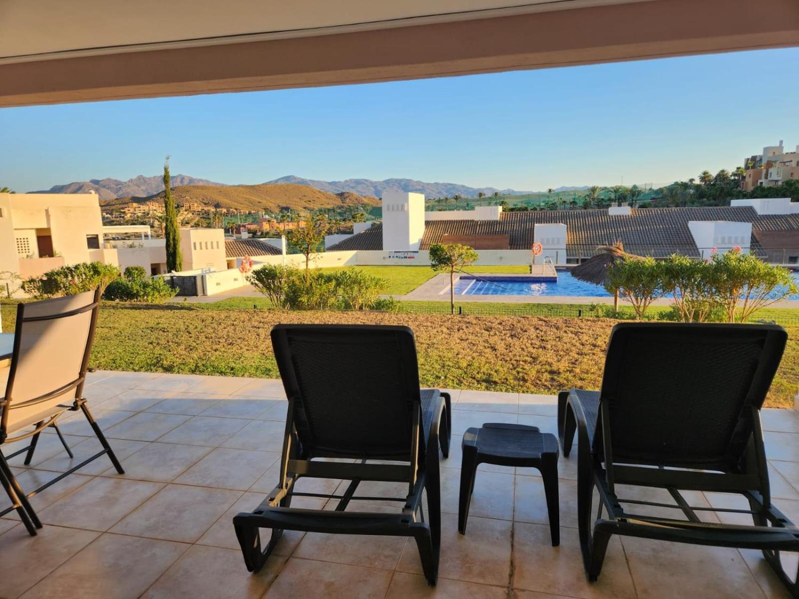 Bajo Con Vistas A La Piscina En Valle Del Este Golf مْبيرا المظهر الخارجي الصورة