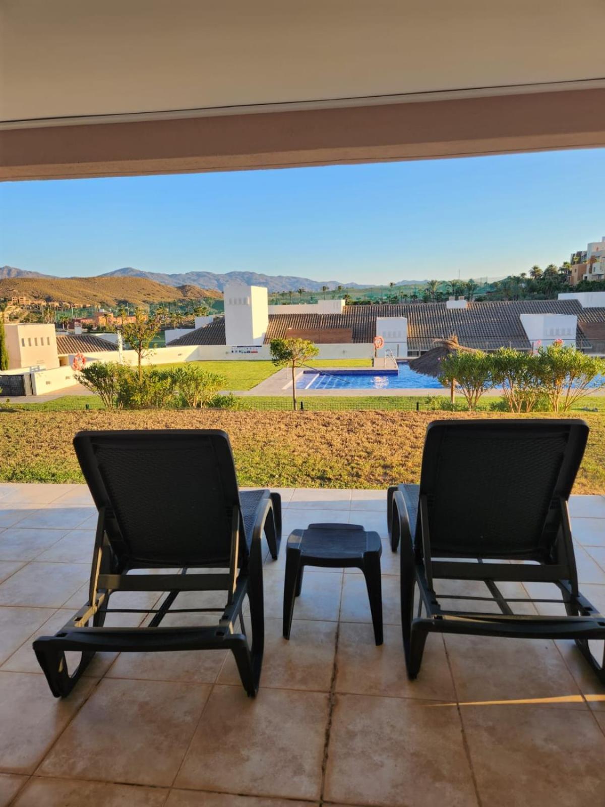 Bajo Con Vistas A La Piscina En Valle Del Este Golf مْبيرا المظهر الخارجي الصورة