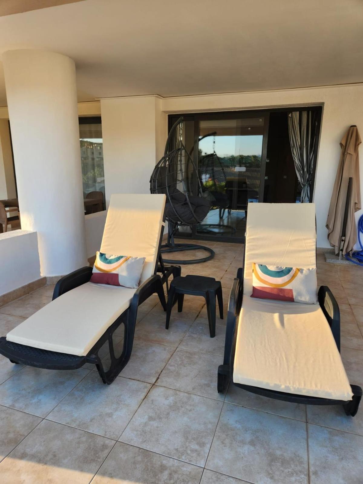 Bajo Con Vistas A La Piscina En Valle Del Este Golf مْبيرا المظهر الخارجي الصورة